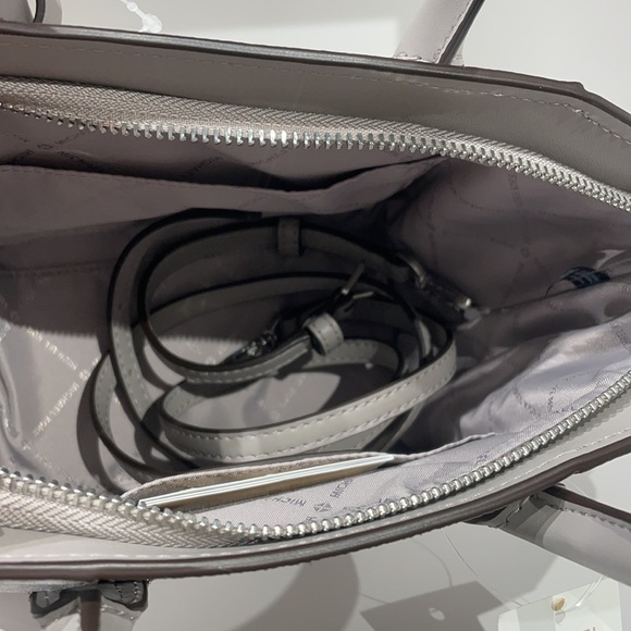 Michael Kors MK signature print logo Avril bag - Picture 6 of 13